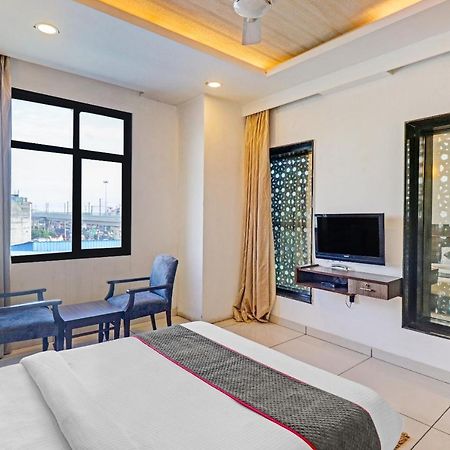 Oyo Townhouse 484 Sanskriti Hotel Delhi  Exterior photo